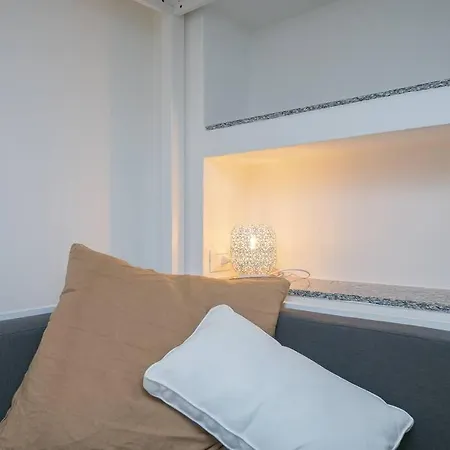 Youhosty- Accademia53 Terzo Apartment Mailand
